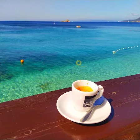 Ghiaie Sea View 公寓 *