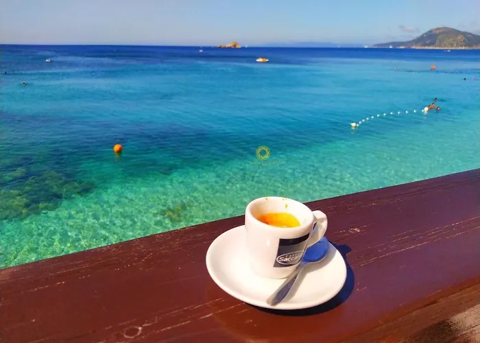 Ghiaie Sea View Apartman *